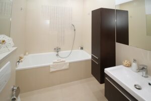 Maximizing Small Spaces: Top Tips for Remodeling a Small Bathroom